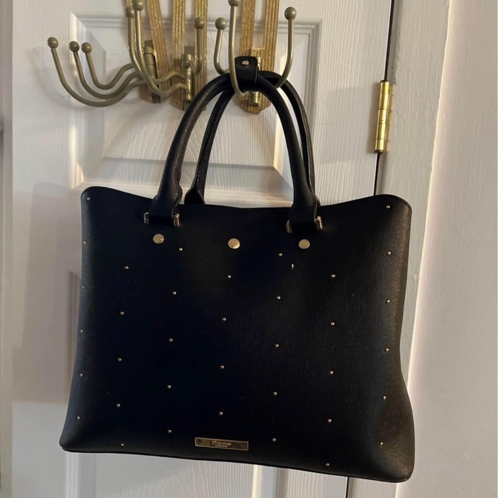 LADIES ALL LEATHER PURSE. BEAUTIFUL WITH GOLD PEARLS